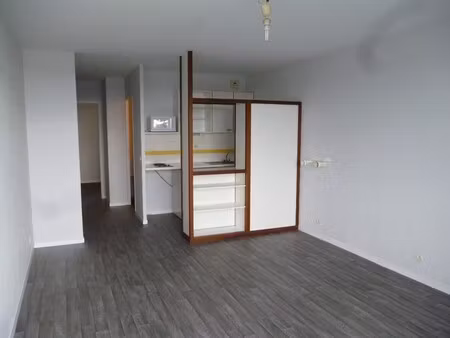 à louer - t2 avec balcon - herouville saint clair