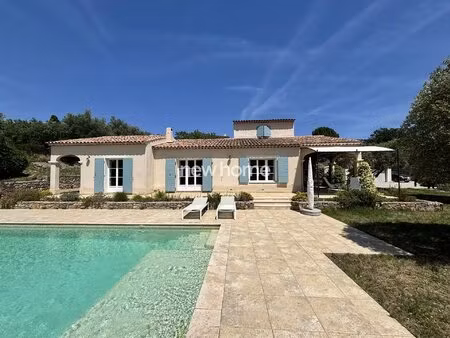 belle villa de charme a pied du village de lorgues