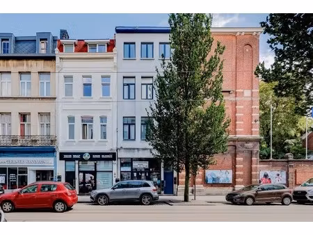 lichtrijk appartement met 2 slaapkamers