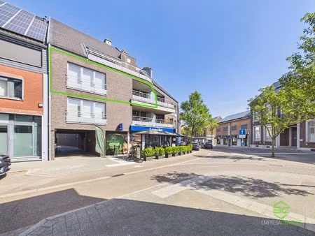 centraal gelegen app met 2 slpk en autostaanplaats!
