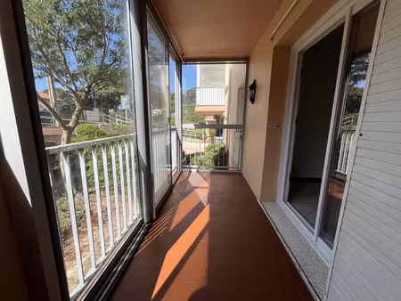 location appartement 2 pièces 32 m² à hyères (83400)