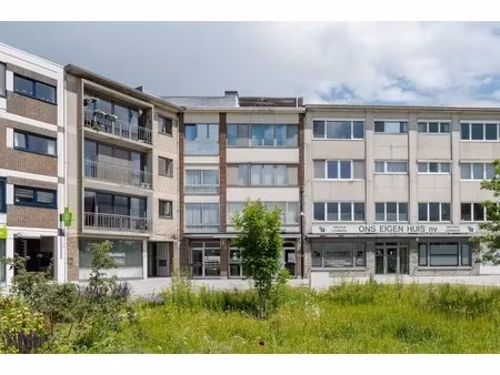 mooi gerenoveerd appartement pal in het centrum van neerpelt!