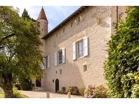 magnifique château fortifié du xvie siècle à proximité d’albi