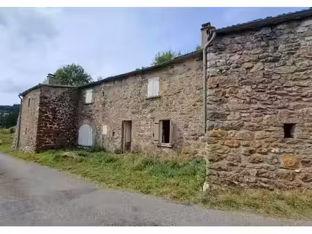 ancienne ferme de 200 m2 à rénover avec 1140 m2 de terrain