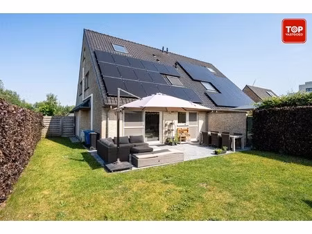 instapklare woning met 4 slaapkamers en zonnige  zuidgerichte tuin.