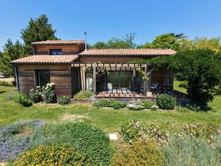 maison de 2019 sur près de 8 000 m² – vue exceptionnelle et terrain constructible