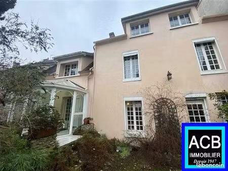 maison 8 pièces 170 m²