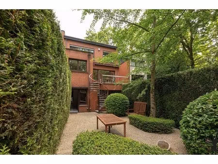 uniek wonen aan het cogelspark in een gezinswoning met mogelijks praktijkruimte en tuin!