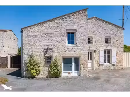 charentaise de 6 pièces principales