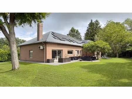 zeer ruime villa van 400m² op 24 are