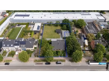 karaktervolle jaren '70 split-levelvilla op ca. 2.236 m²