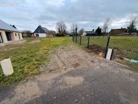terrain 713 m² ecalles alix