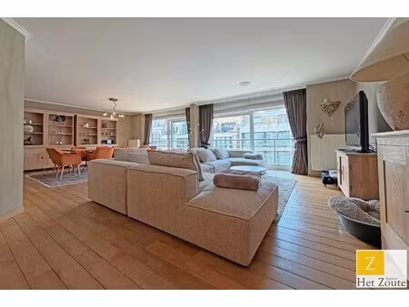 ruim en lichtrijk appartement op toplocatie in knokke