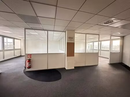 location bureaux 142 m²