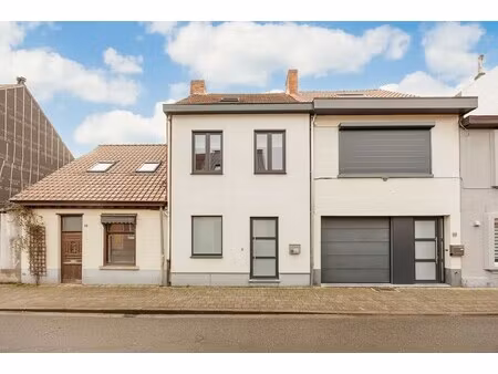 instapklare woning met drie slaapkamers en stadstuintje