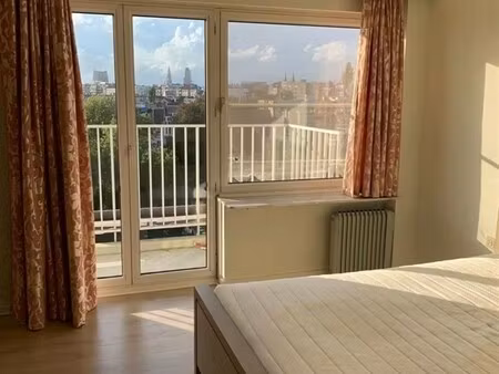 ruim appartement met terras | belgiëlei