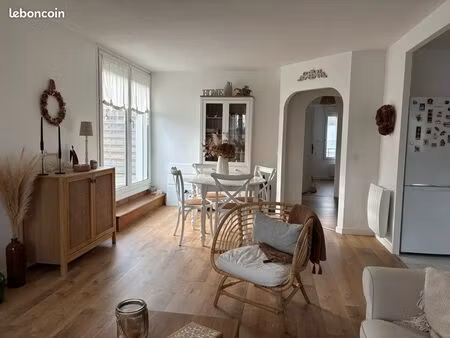 appartement 3 pièces de 67 m² – dernier étage – terrasse plein sud de 23 m² sans vis-à-vis