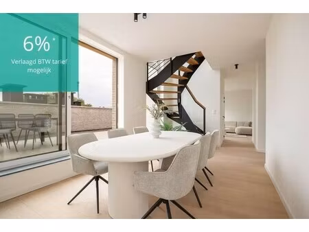 hoogwaardig afgewerkt duplex app met ruim terras