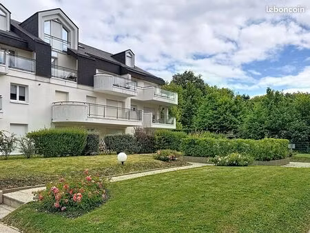 studio 1 pièce 28 m²