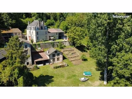propriété 10 pièces 233 m²