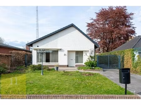gelijkvloerse woning vlak aan centrum  2-3 slaapkamers