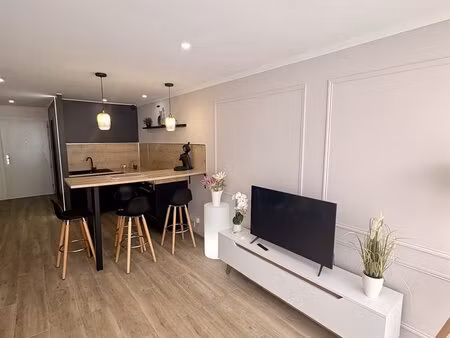 studio rénové 30m2 avec terrasse 100m étang du ponant la grande motte