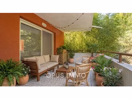beau t3 lumineux avec grande terrasse sans vis a vis