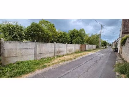 terrain 1300 m²