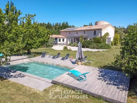 propriété familiale avec piscine chauffée et haute performance énergétique