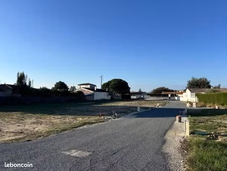 terrain 600 m² loire les marais