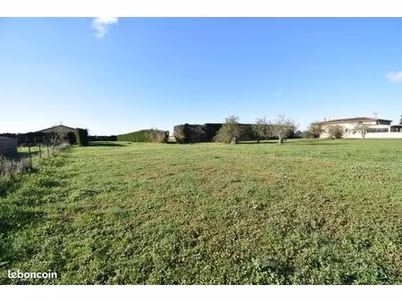 terrain 916 m² lherm