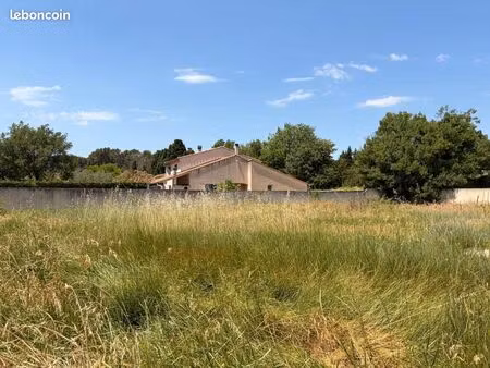 terrain 835 m² saint remy de provence