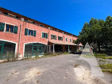 salernes (83) - immeuble à destination mixte - opportunité unique