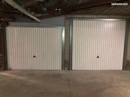 a vendre 2 box fermés en sous-sol  ensemble ou séparément - noisy-champs