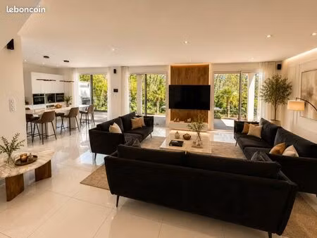 maison 6 pièces 230 m2