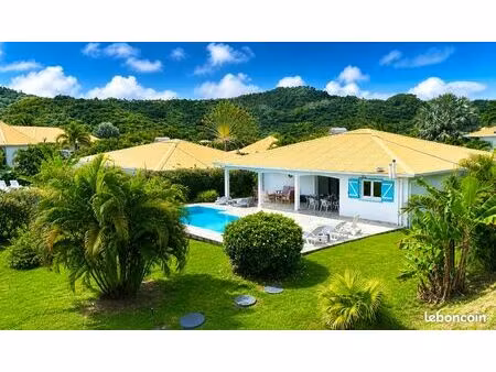 villa récente f5  de plein pied- piscine 10x5 m - le vauclin