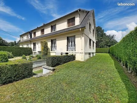 maison 9 pièces 252 m²