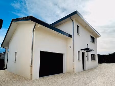 bernin – maison contemporaine de 115 m² – 4 chambres – piscine – dpe a