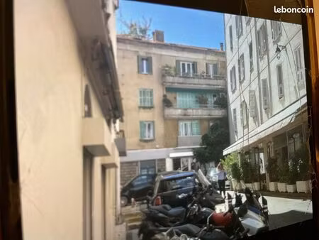 appartement f2 à 2 minutes place diamant