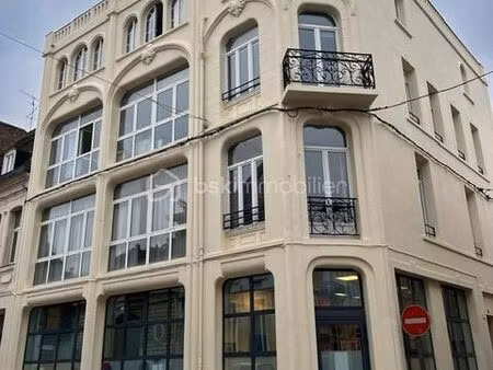 immeuble 25 pièces 400 m²