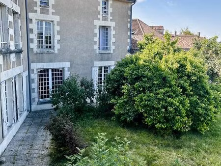 maison 7 pièces 258 m²