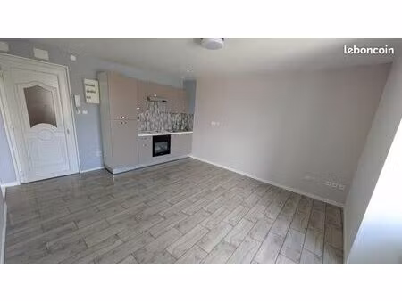 appartement centre ville lezay