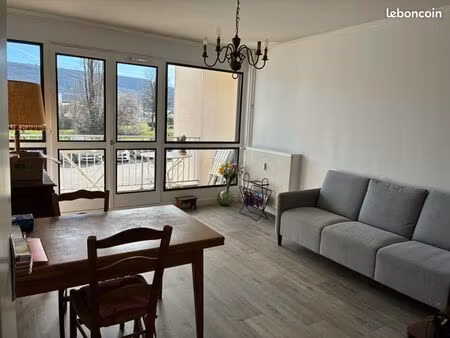 t3 meublé  entièrement rénové  à louer à lons le saunier