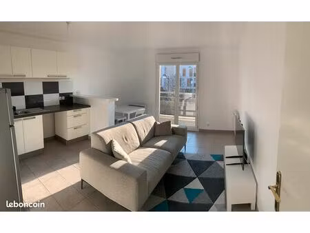 t2 meublé 41 m² + balcon + parking - val d'europe / disneyland - 990 cc