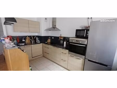 t3 meublé de 70 m² – lumineux  calme  sur parquet  avec balcon  2 places de parking  résid