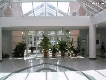 location studio meublé