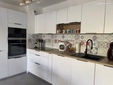 louer – appartement t3 récent avec terrasse  parking et ascenseur