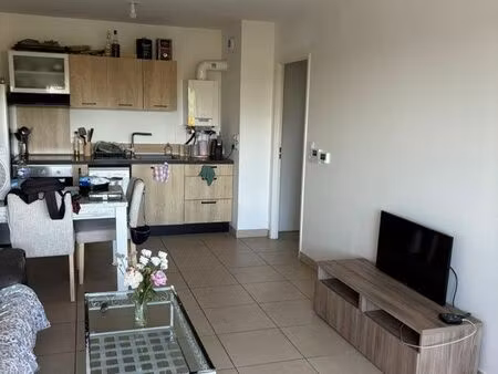 t3 entraigues récent terrasse