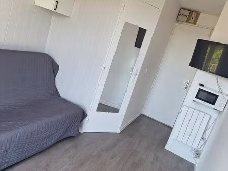 studio meuble