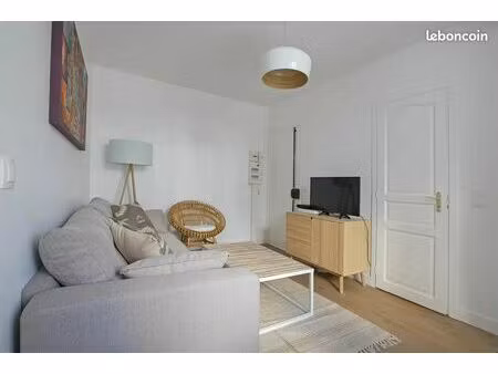 ?f2 -27.8m²-----◊rue lavoisier lyon3